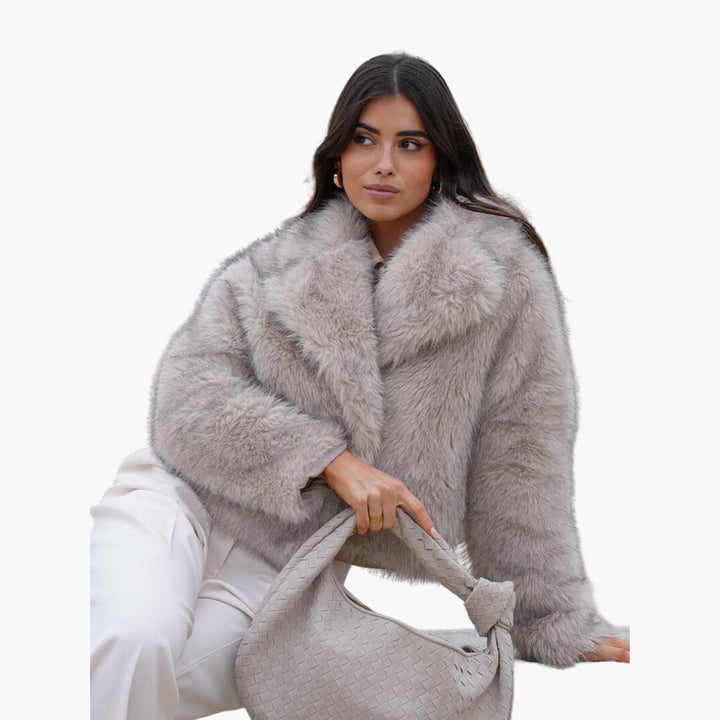 SARA | Luxurious Faux Fur Jacket - Women's Winter Elegance